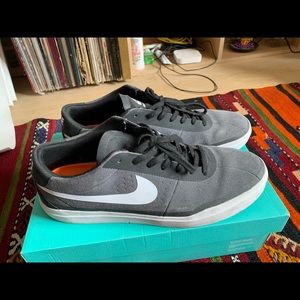 NIKE BRUIN HYPERFEEL MEN SIZE 12, worn twice